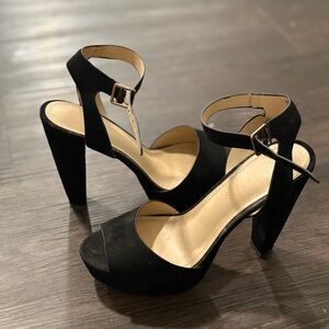High heels Black size 8